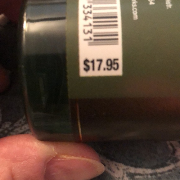 Tiana Bath & Body Set - Green Fragrance, Body Wash & Foaming Hand Soap - Picture 5 of 7